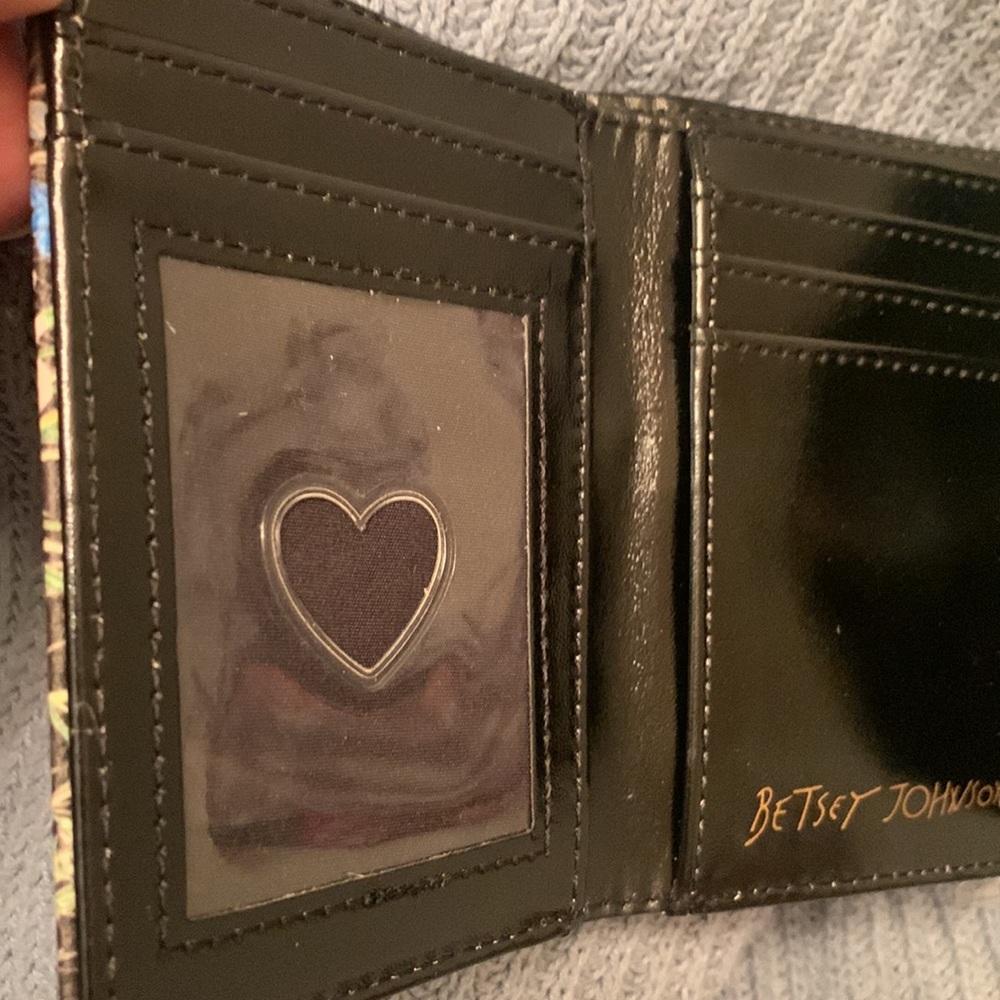 Spring Flowers!! New! Betsey Johnson Beautiful Garden Wallet View 5